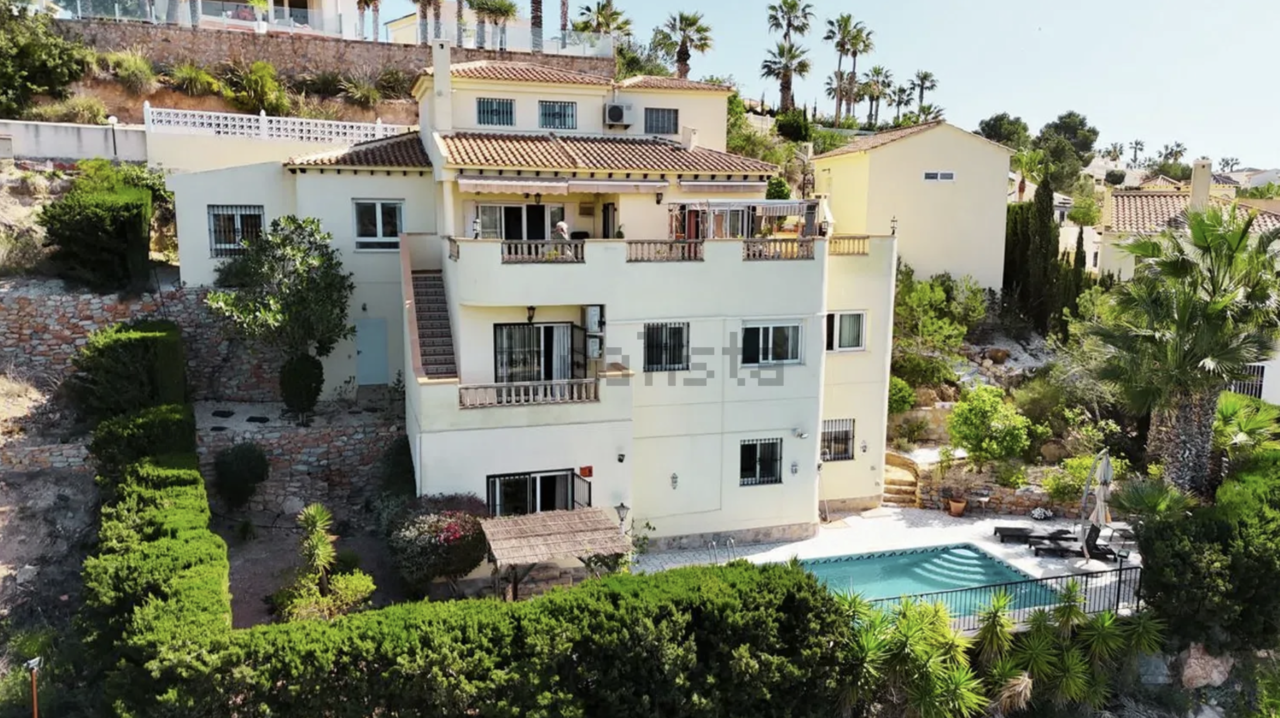 Screenshot_2025-05-09_at_09.45.15_xlarge Villa for Sale in Villamartin, Alicante