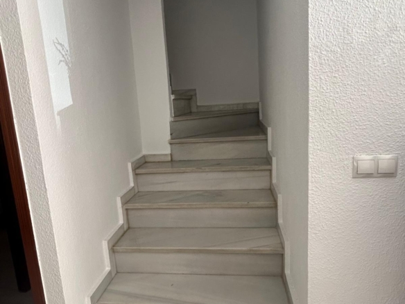584