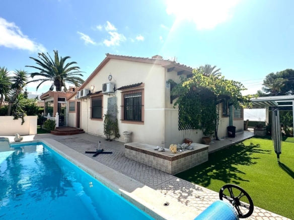 Villa for Sale in Cabo Roig, Alicante