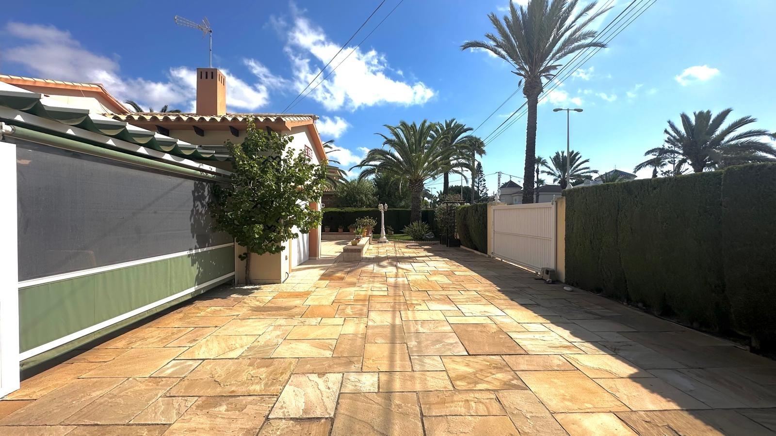Villa for Sale in Cabo Roig, Alicante