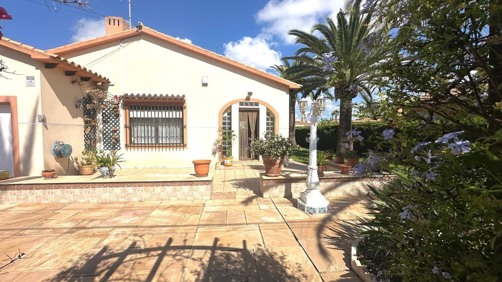 Villa for Sale in Cabo Roig, Alicante