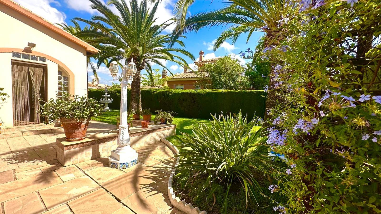 Villa for Sale in Cabo Roig, Alicante