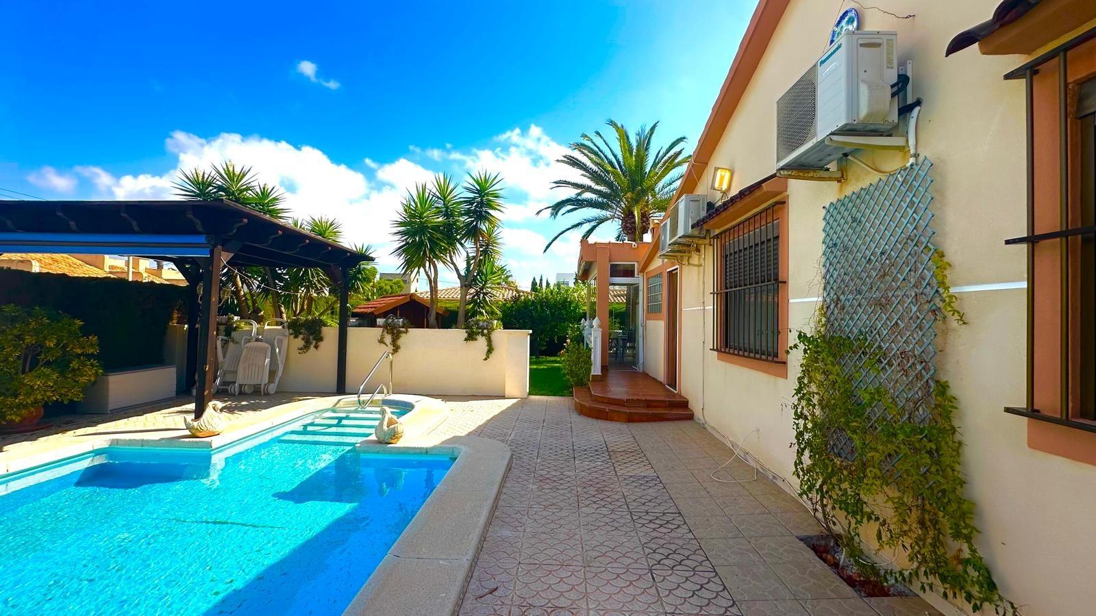 Villa for Sale in Cabo Roig, Alicante