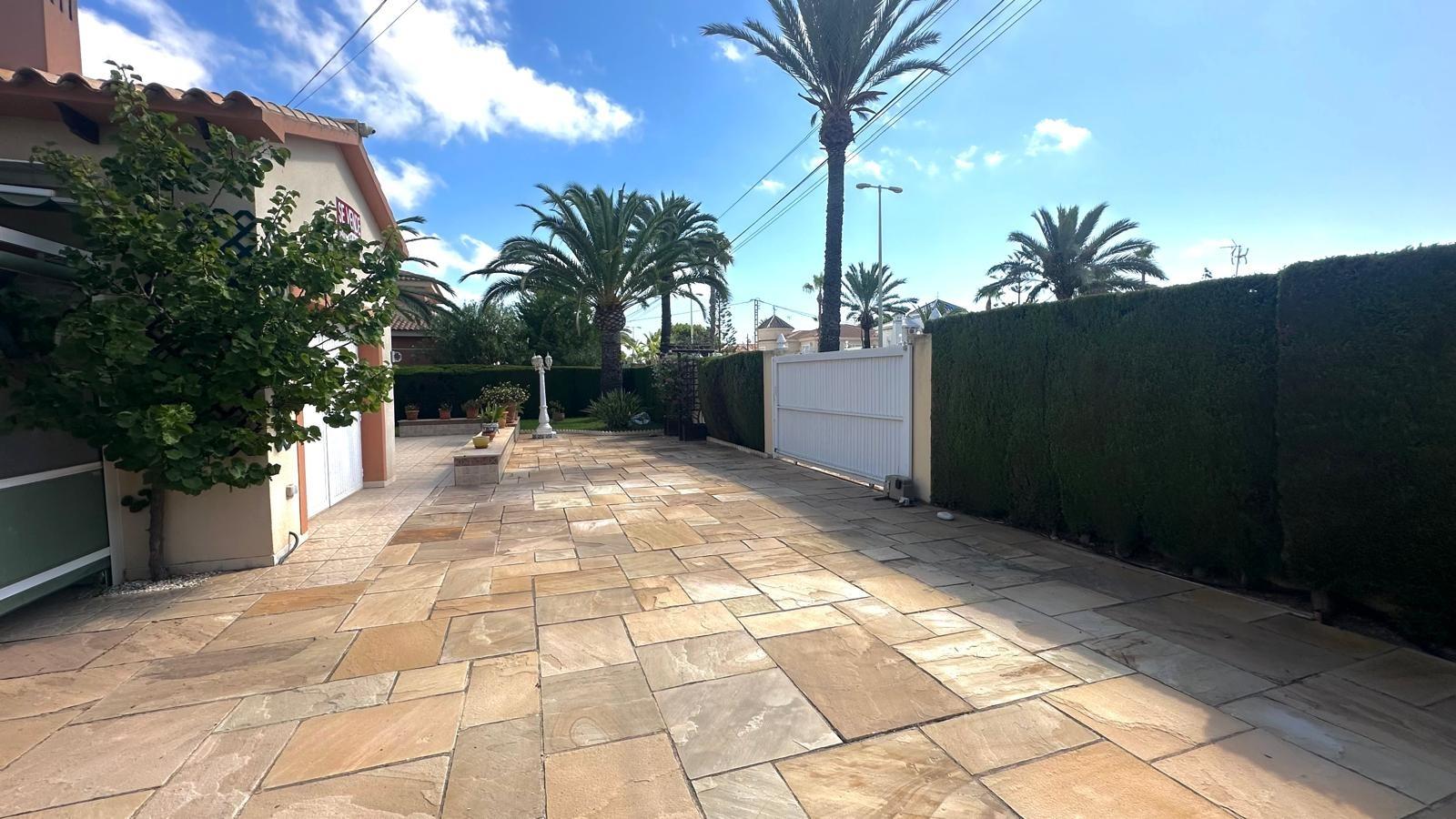 Villa for Sale in Cabo Roig, Alicante