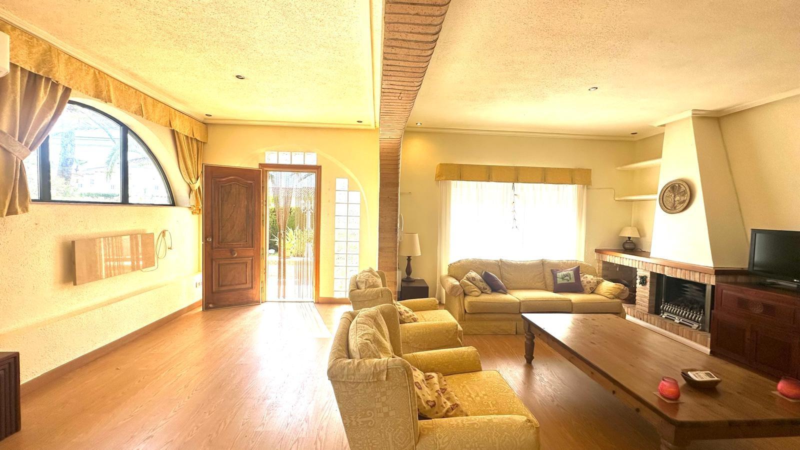 Villa for Sale in Cabo Roig, Alicante
