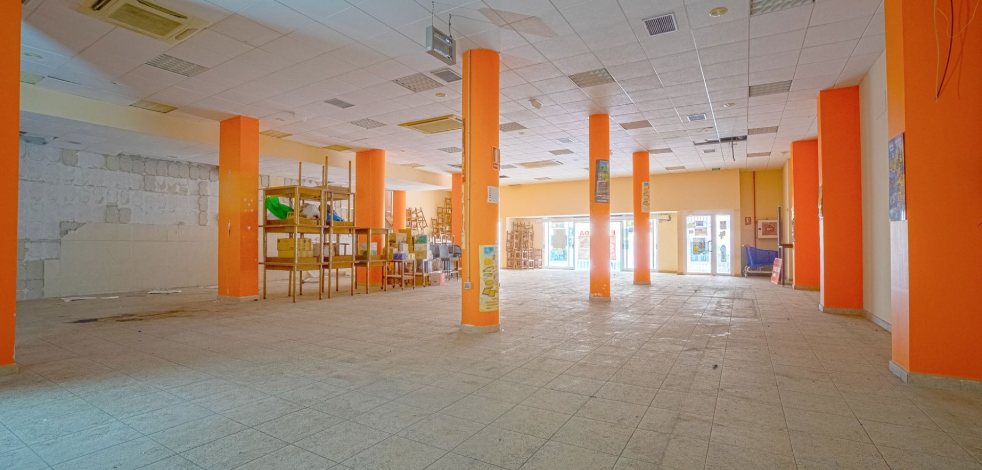Commercial for Sale in Torrevieja, Alicante