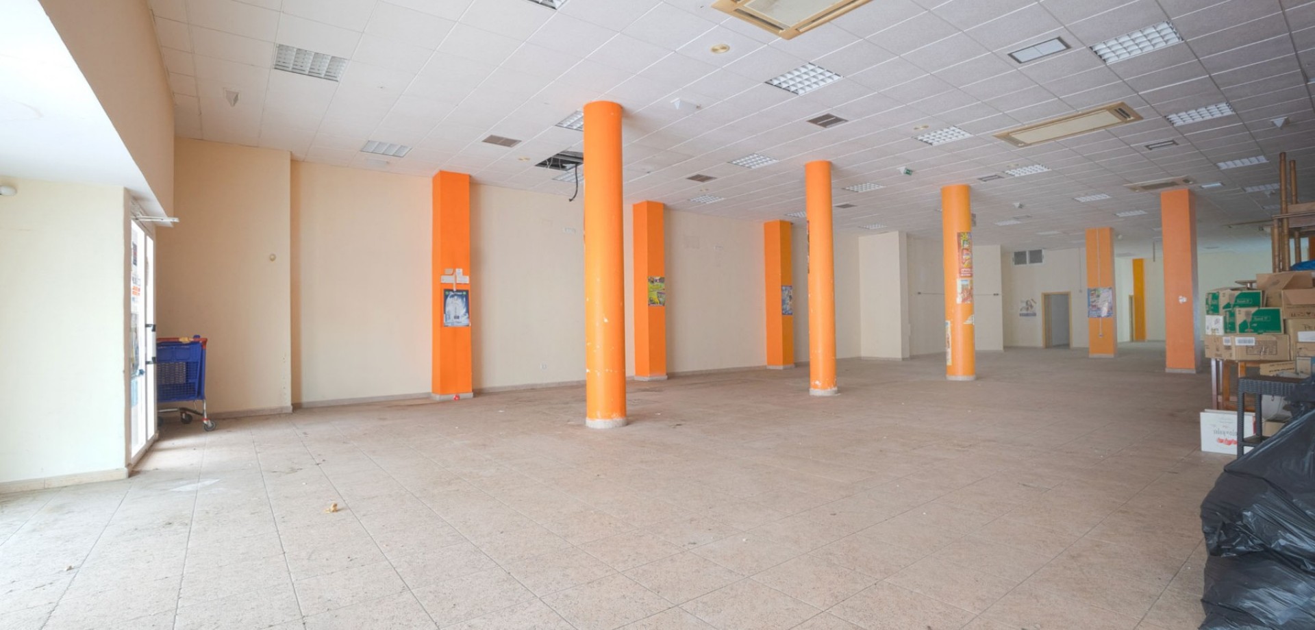 Commercial for Sale in Torrevieja, Alicante