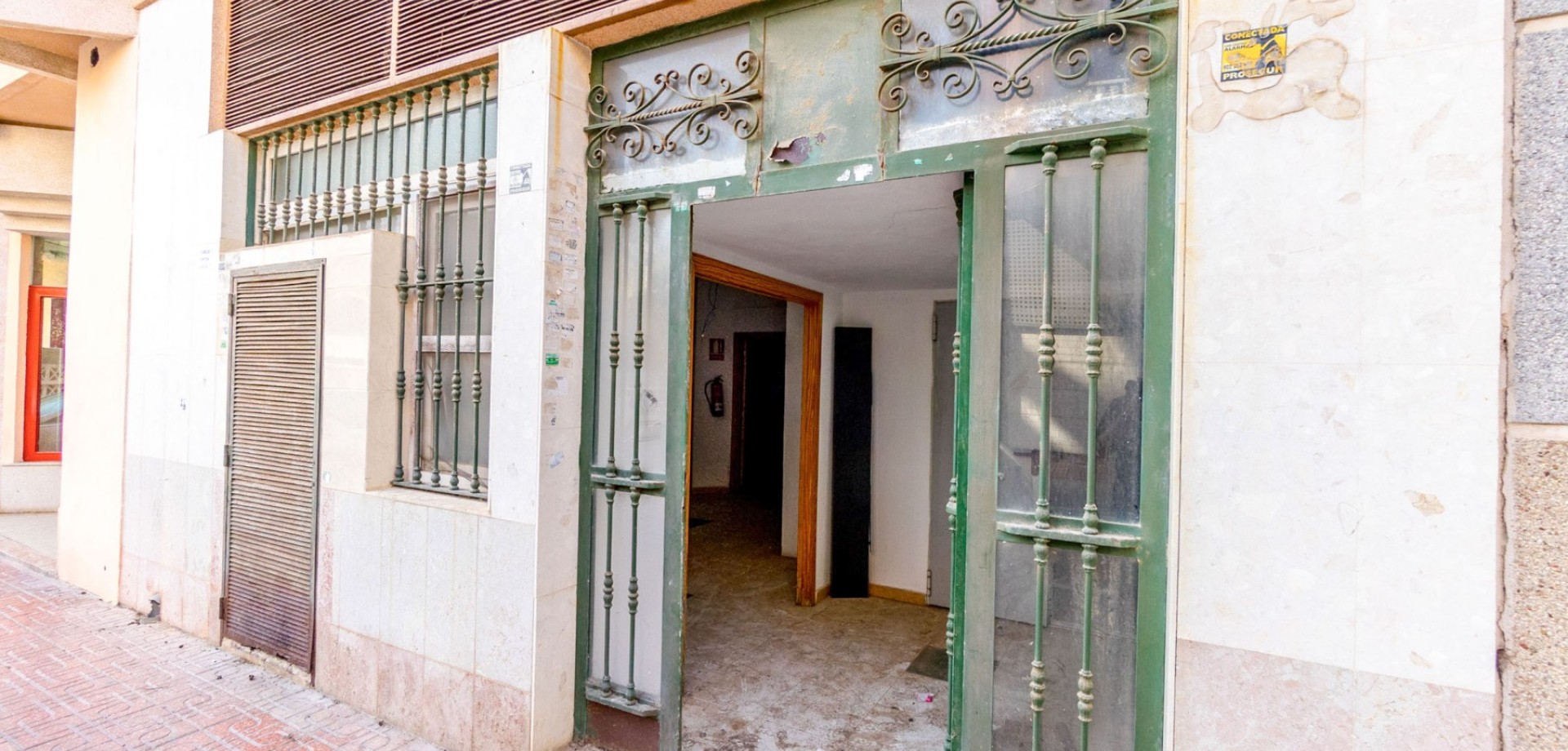Commercial for Sale in Torrevieja, Alicante