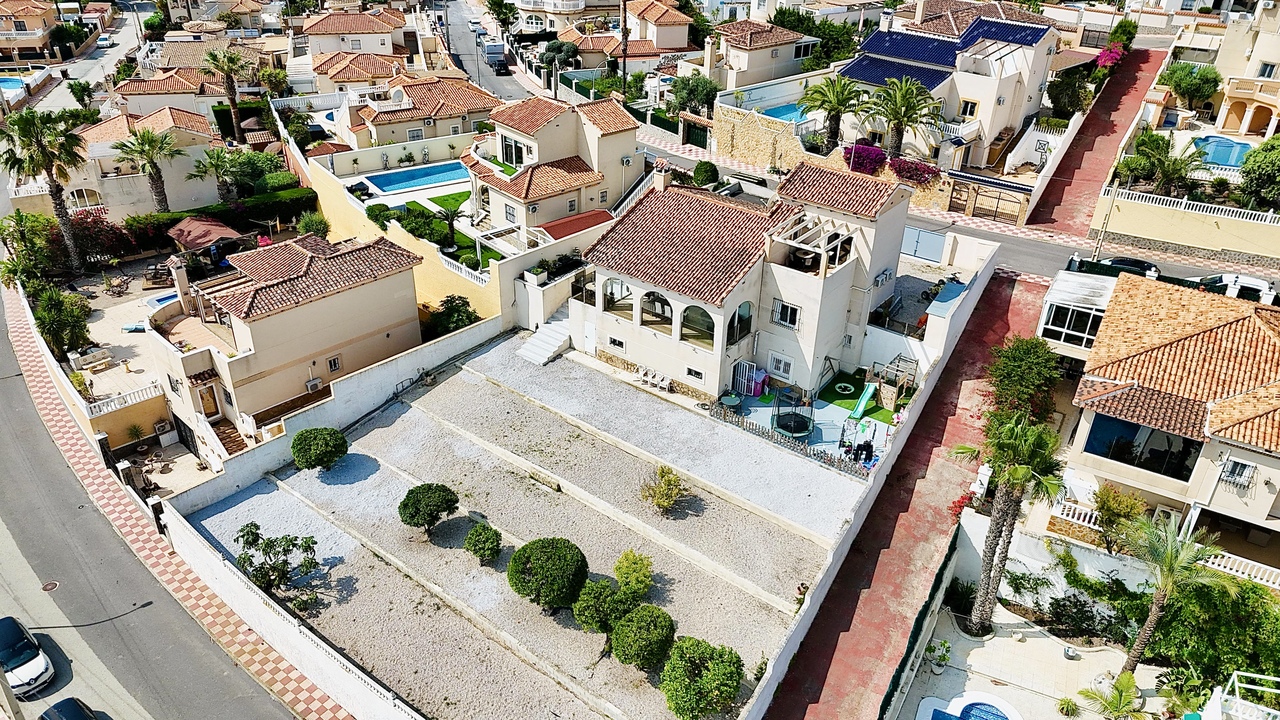 Villa for Sale in San Miguel de Salinas, Alicante