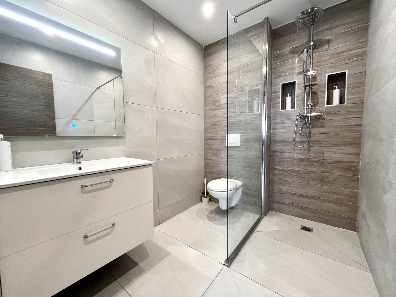 Villa for Sale in San Miguel de Salinas, Alicante