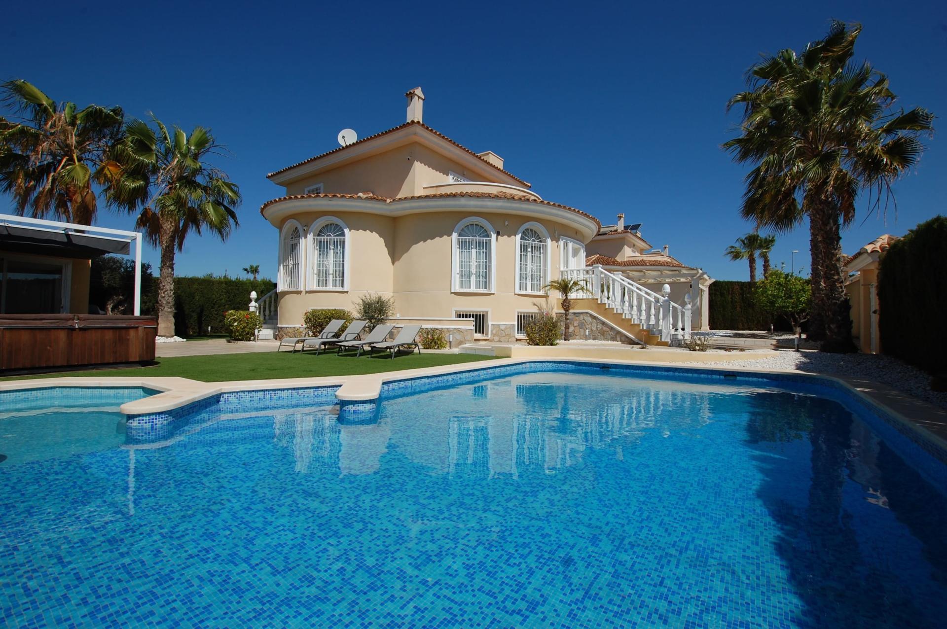 g_bh4p5o7eou23sghtug8t Villa for Sale in Ciudad Quesada, Alicante