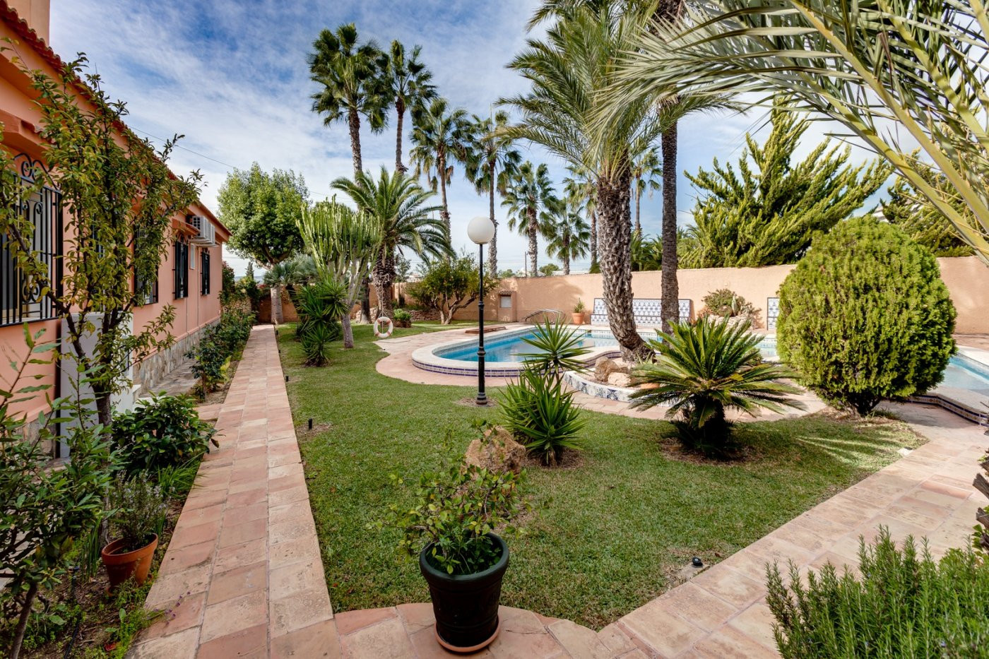 Villa for Sale in Torrevieja, Alicante