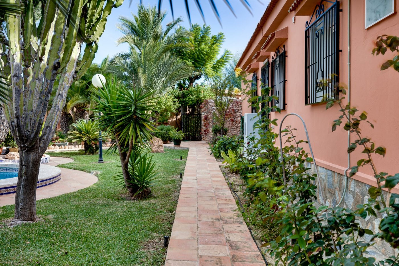 Villa for Sale in Torrevieja, Alicante