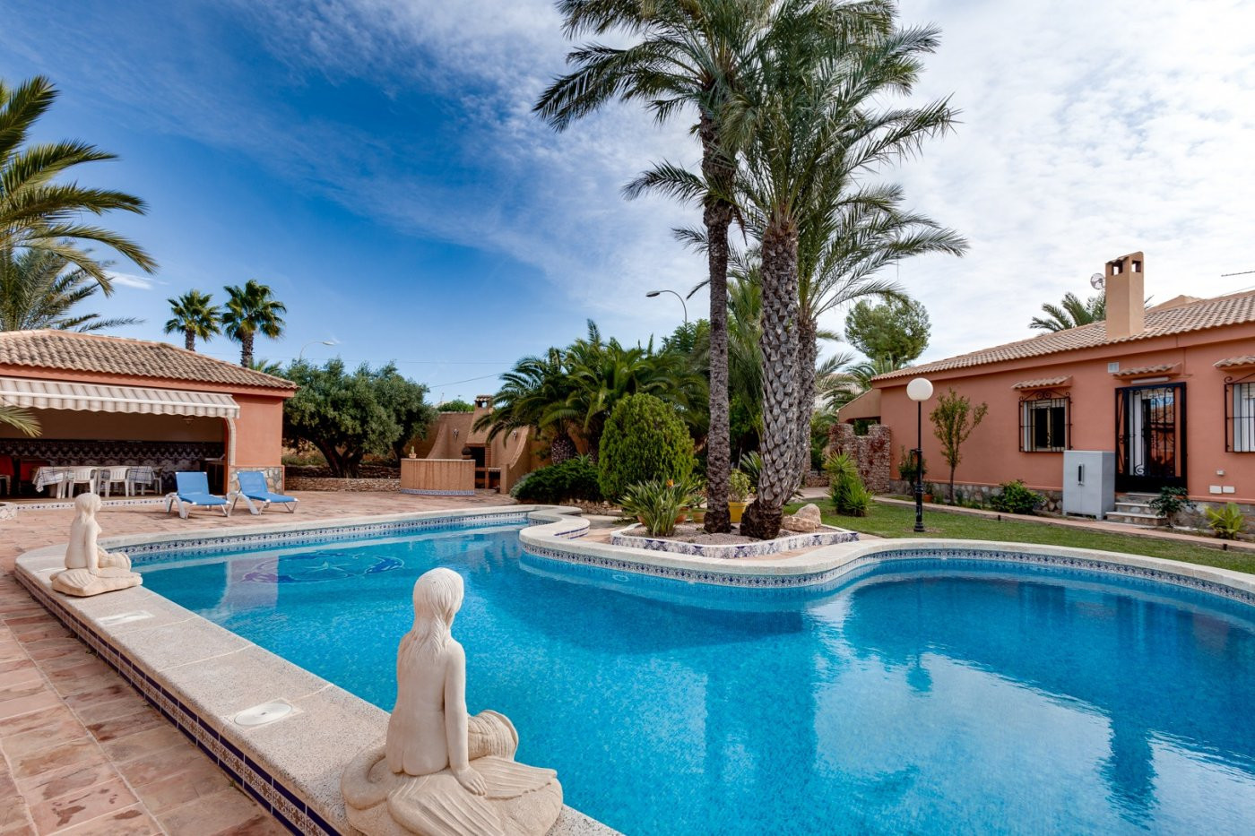 Villa for Sale in Torrevieja, Alicante