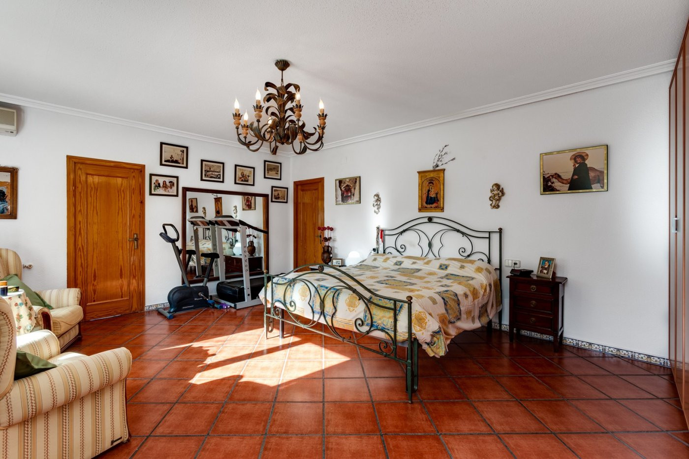 Villa for Sale in Torrevieja, Alicante