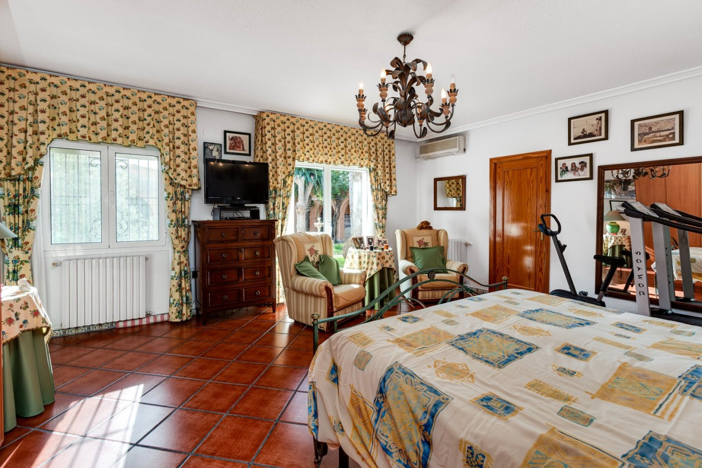 Villa for Sale in Torrevieja, Alicante