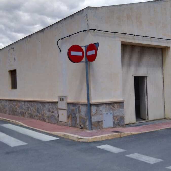 Commercial for Sale in Daya Vieja, Alicante