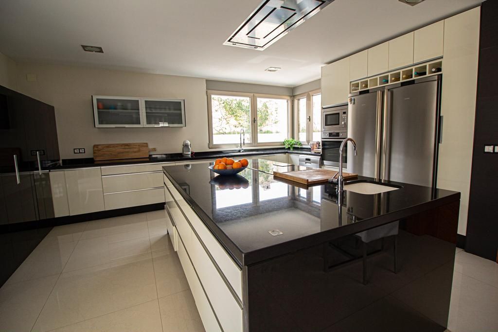 Villa for Sale in Alfas del Pi, Alicante
