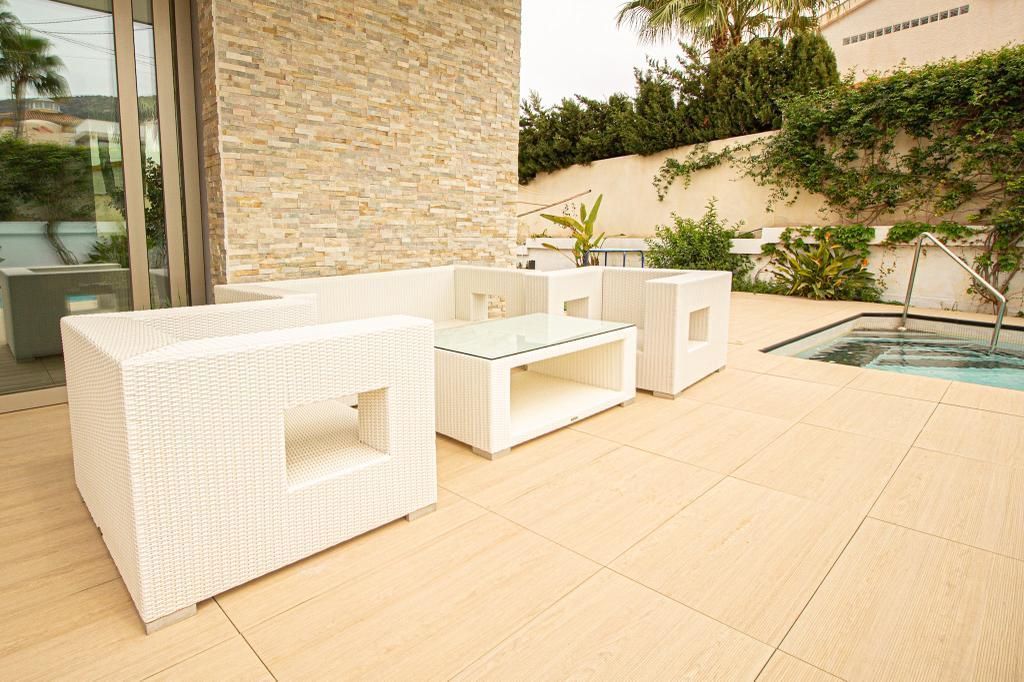 Villa for Sale in Alfas del Pi, Alicante
