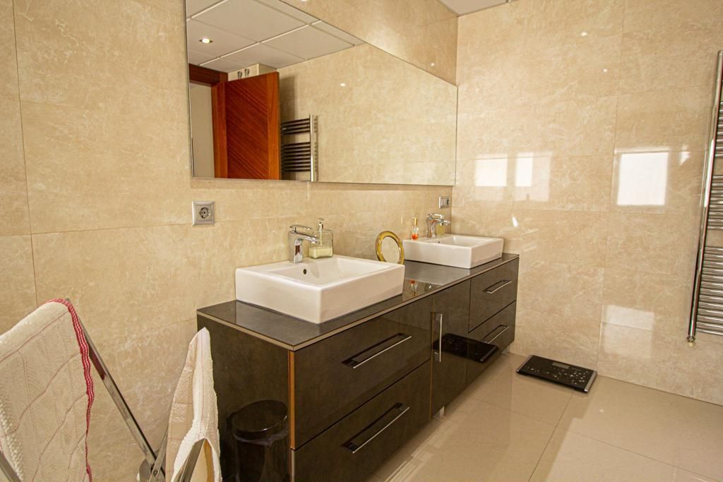 Villa for Sale in Alfas del Pi, Alicante