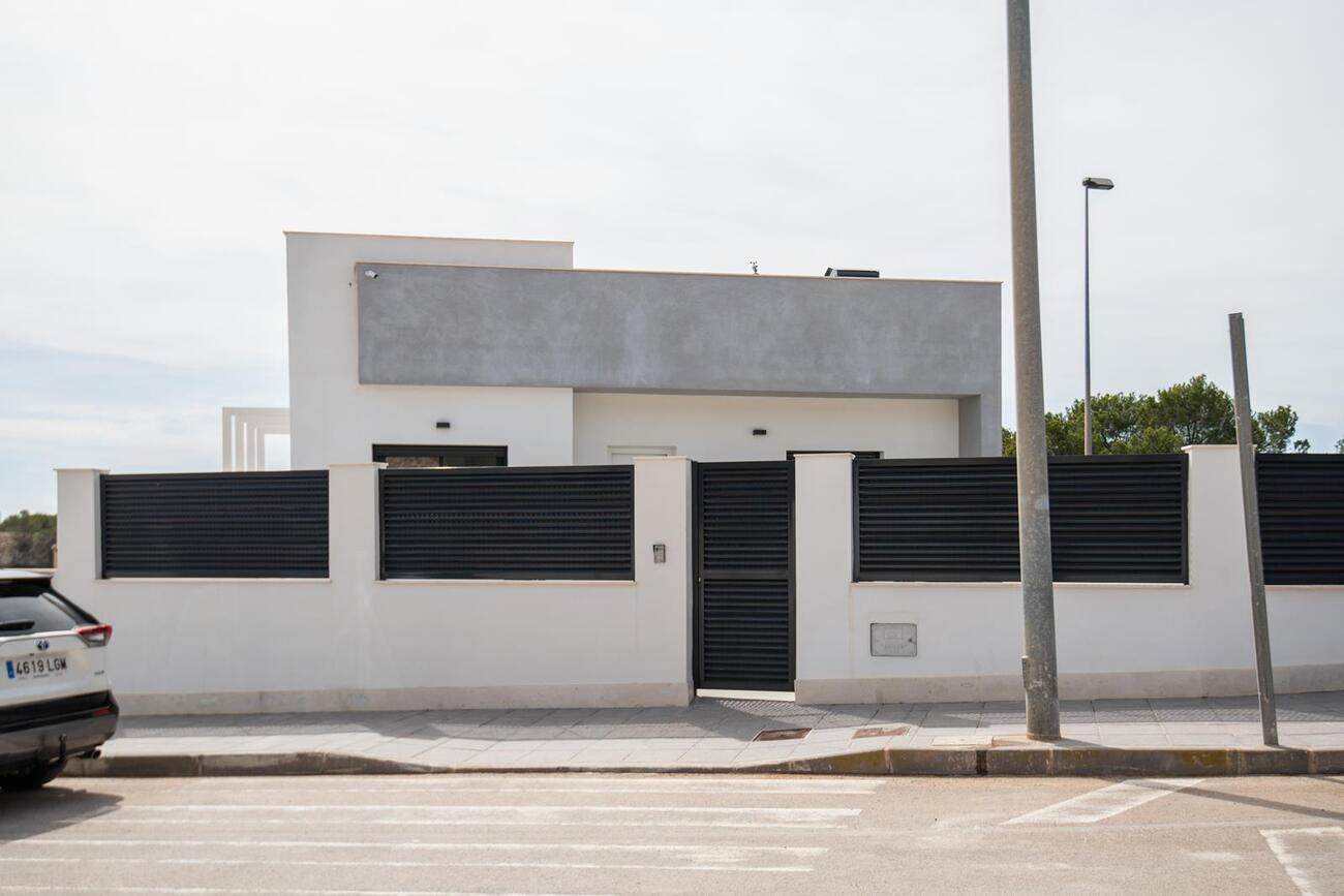 Villa for Sale in Pinar de Campoverde, Alicante