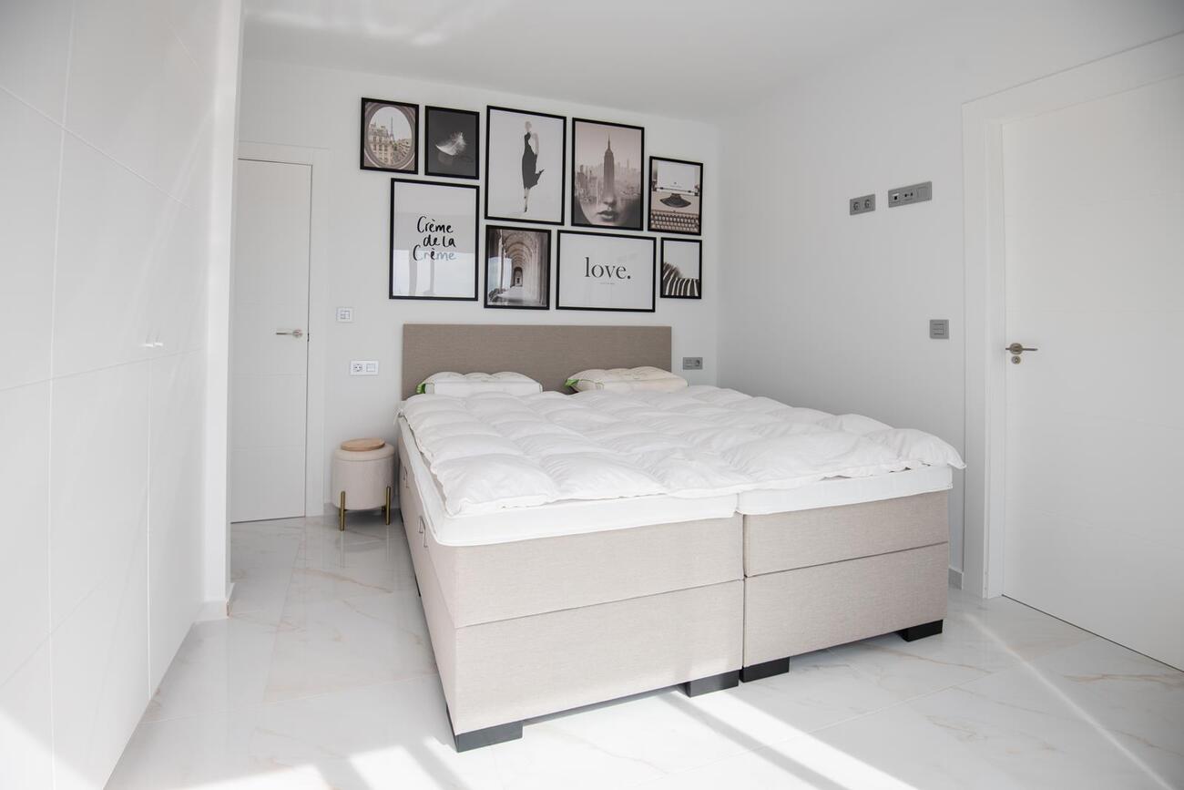 Villa for Sale in Pinar de Campoverde, Alicante