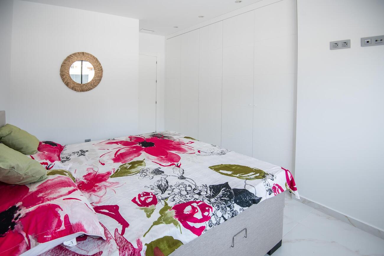 Villa for Sale in Pinar de Campoverde, Alicante