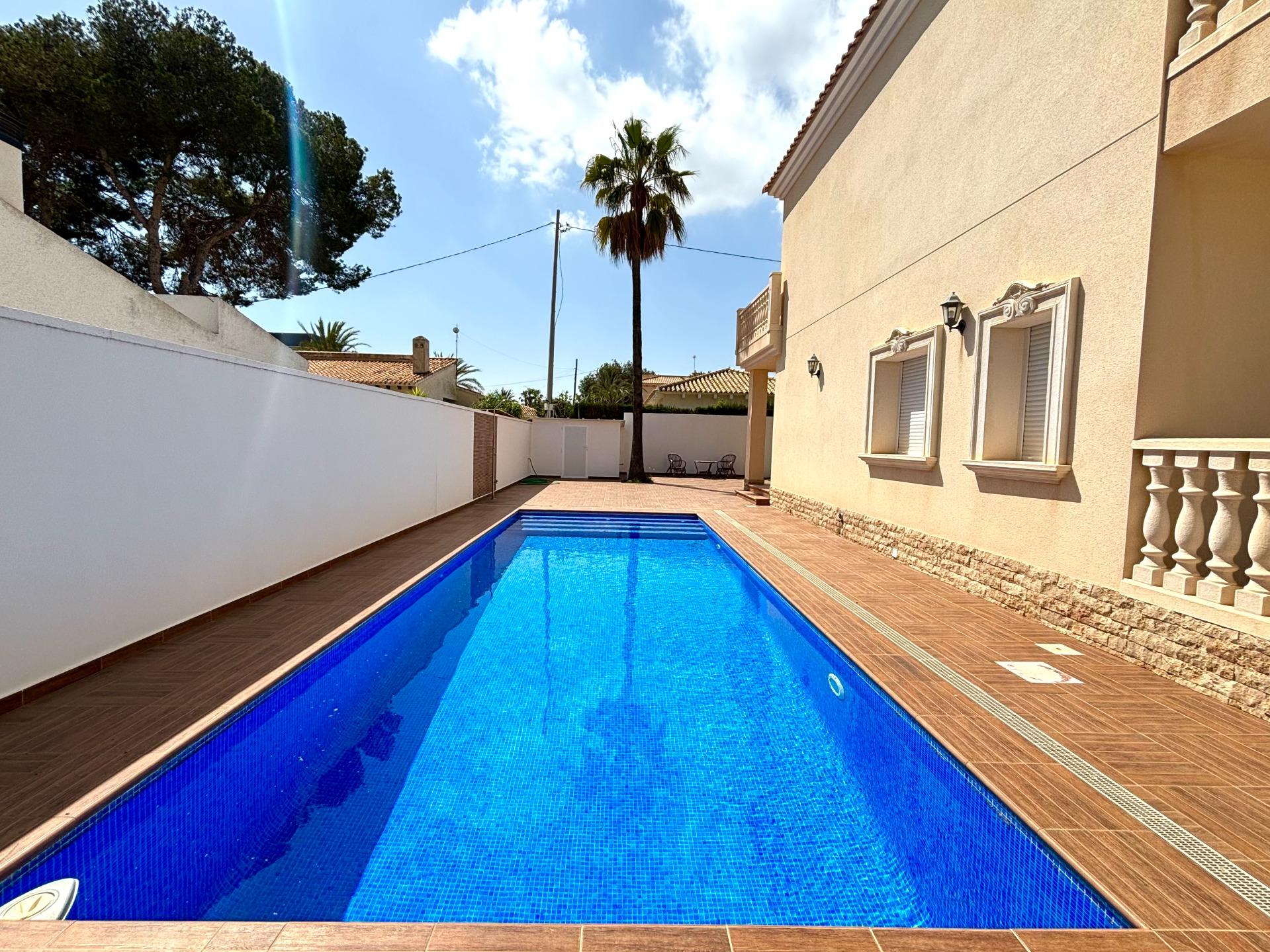 Villa for Sale in Cabo Roig, Alicante