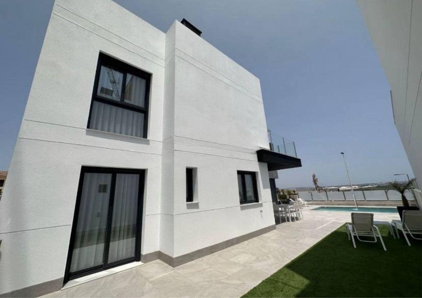 Villa for Sale in Torrevieja, Alicante
