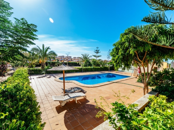 Villa for Sale in Los Montesinos, Alicante