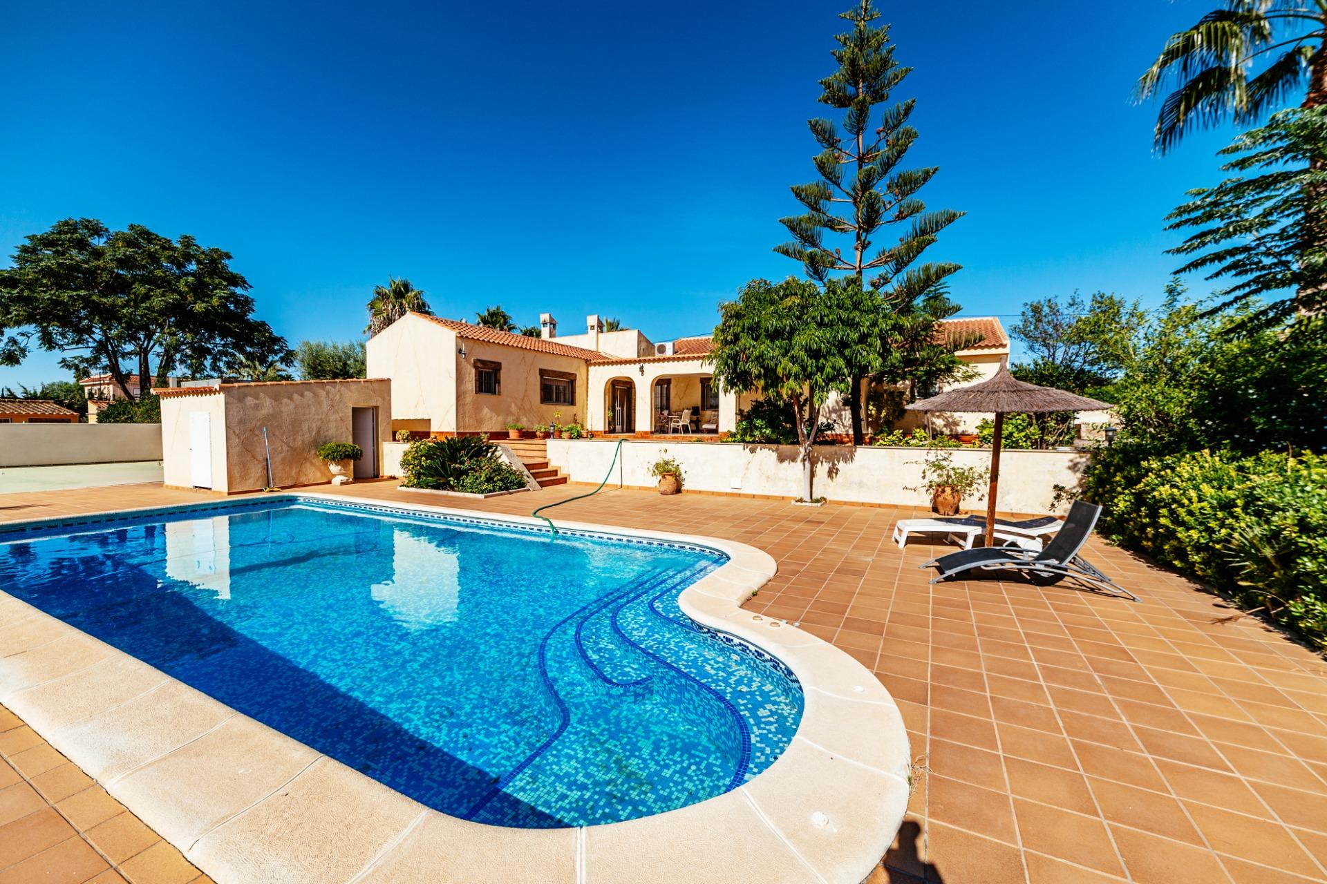 Villa for Sale in Los Montesinos, Alicante