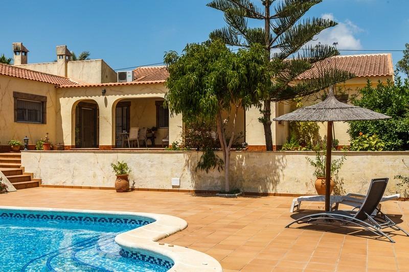 Villa for Sale in Los Montesinos, Alicante
