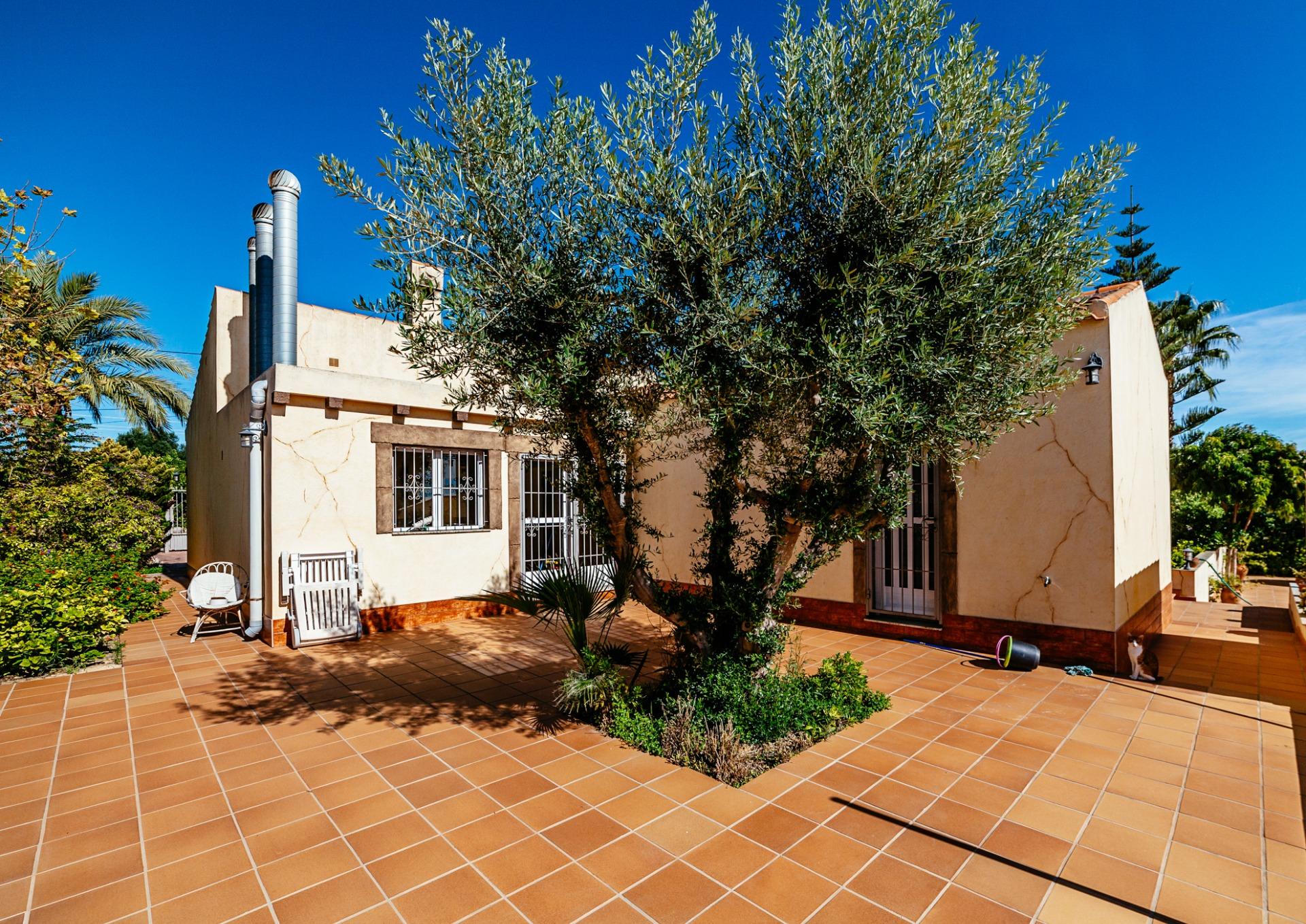 Villa for Sale in Los Montesinos, Alicante