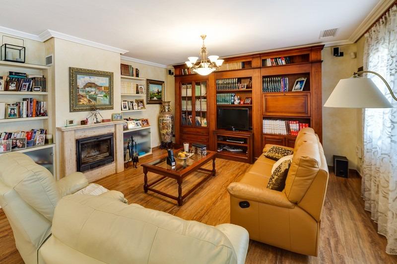 Villa for Sale in Los Montesinos, Alicante