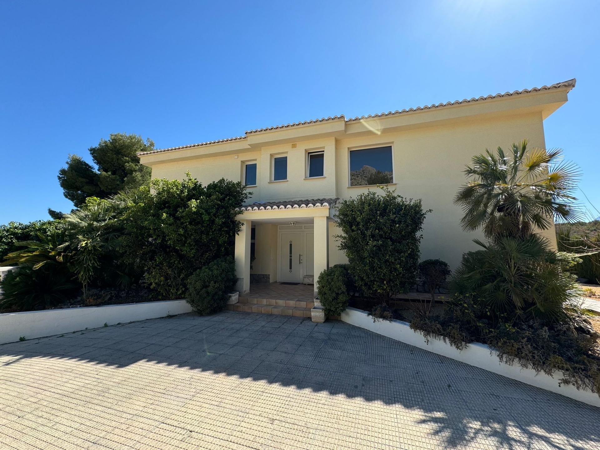 Villa for Sale in Altea, Alicante