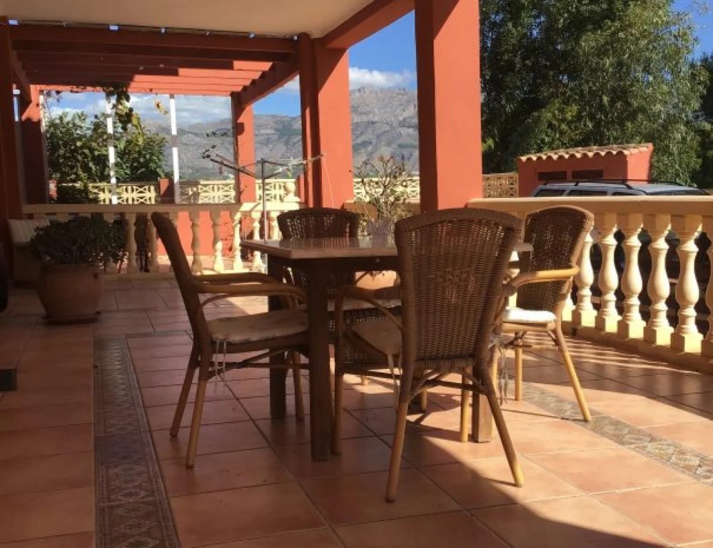 Villa for Sale in Alfas del Pi, Alicante