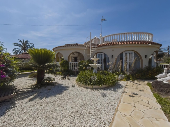 Villa for Sale in Torrevieja, Alicante