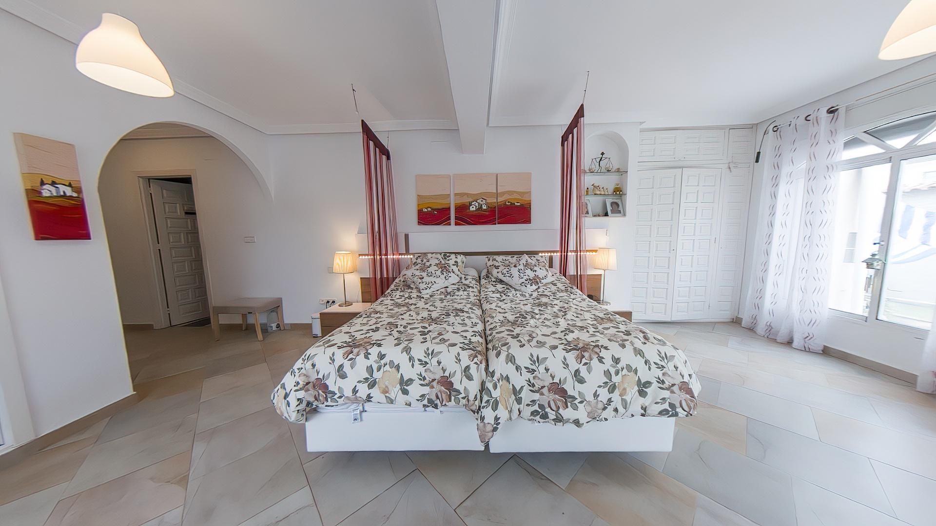 Villa for Sale in Torrevieja, Alicante