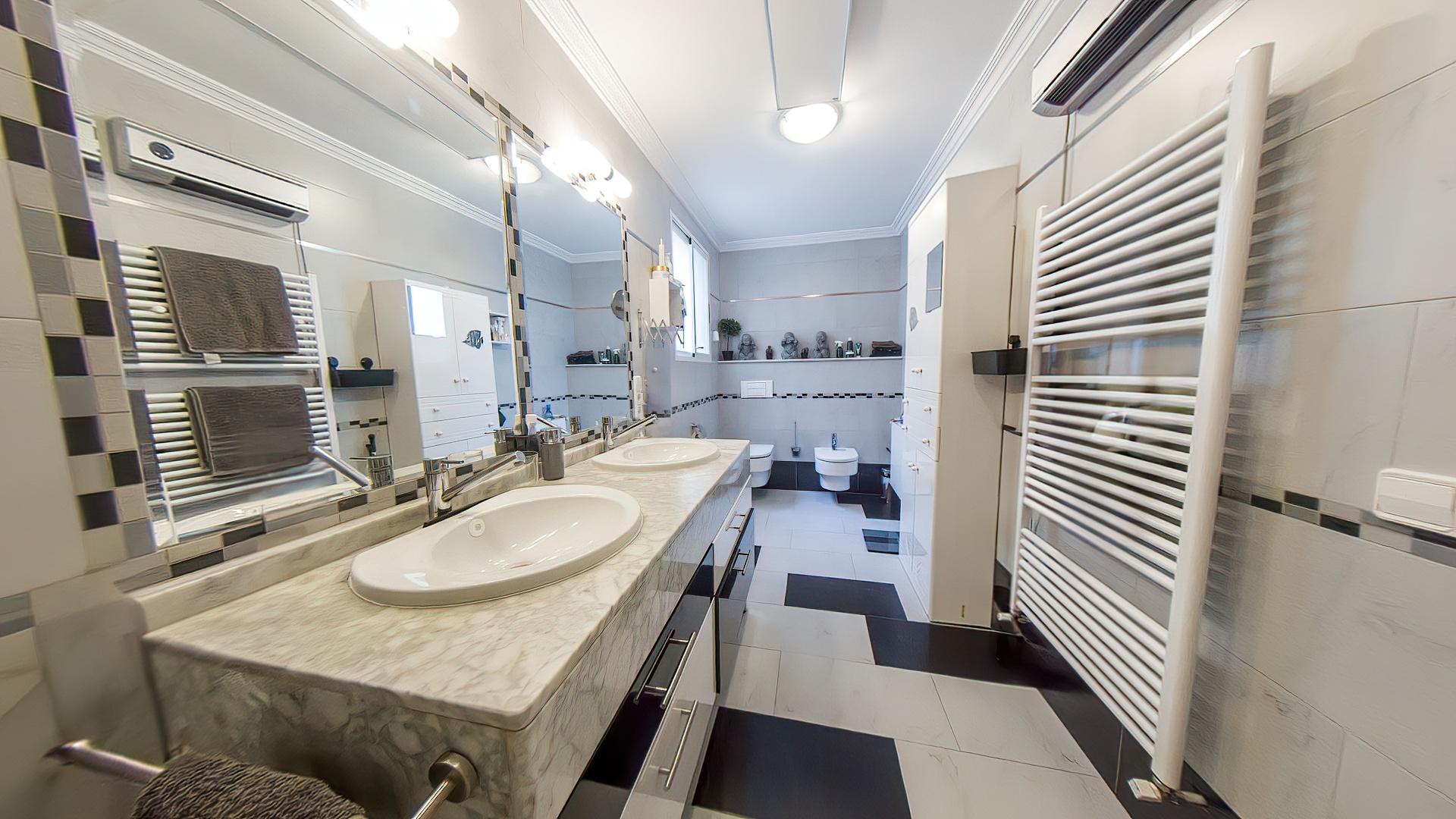 Villa for Sale in Torrevieja, Alicante