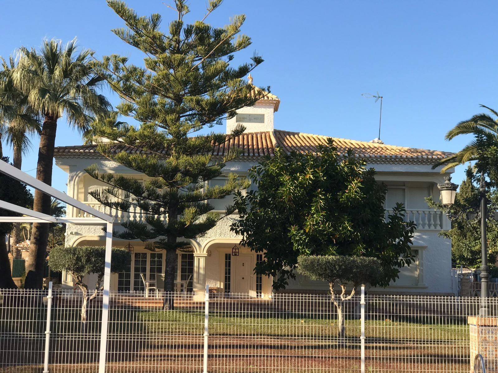2-1 Villa for Sale in Orihuela Costa, Alicante