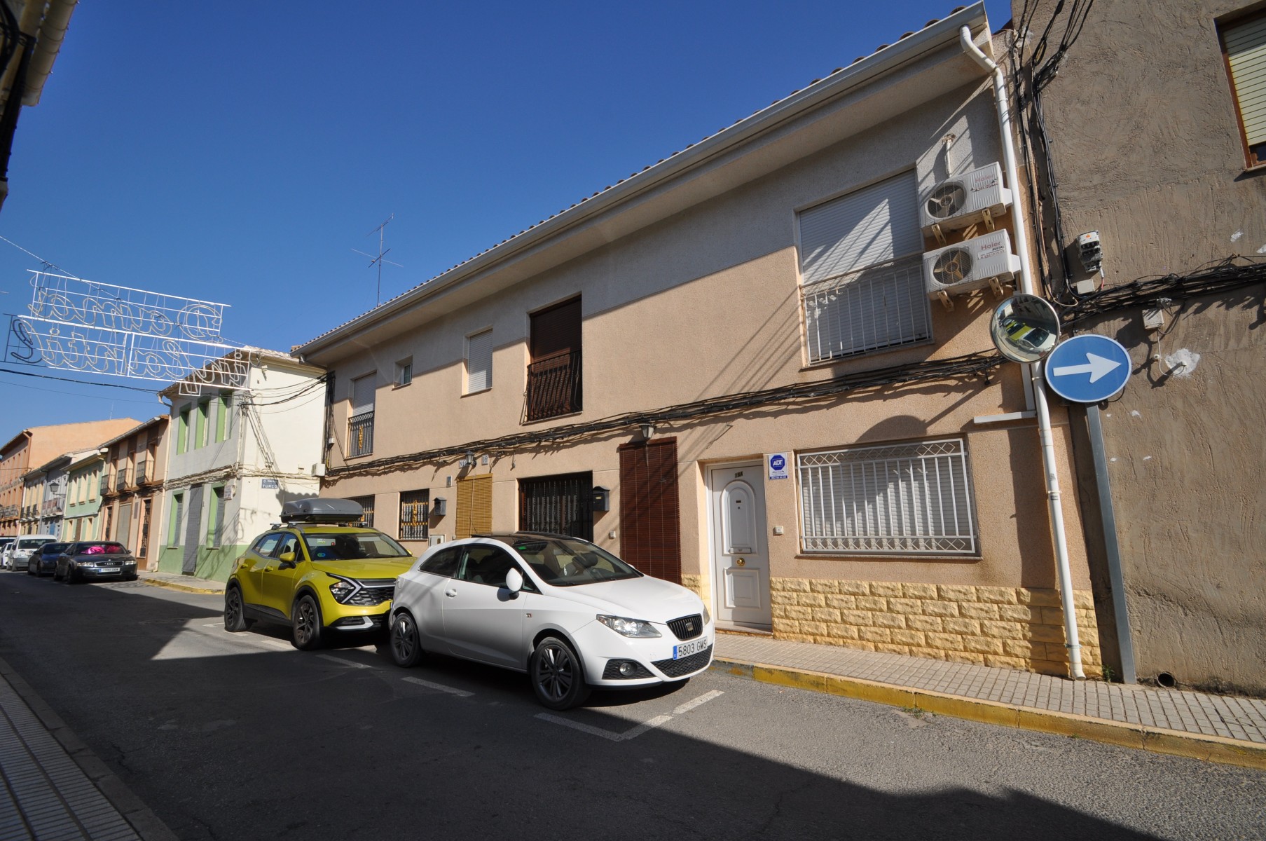 d67adc0af1214f67adc0af12194 Town House for Sale in Pinoso, Alicante