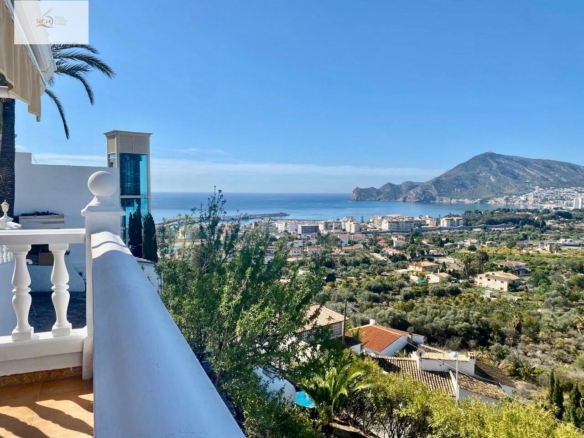 Town House for Sale in Altea, Alicante