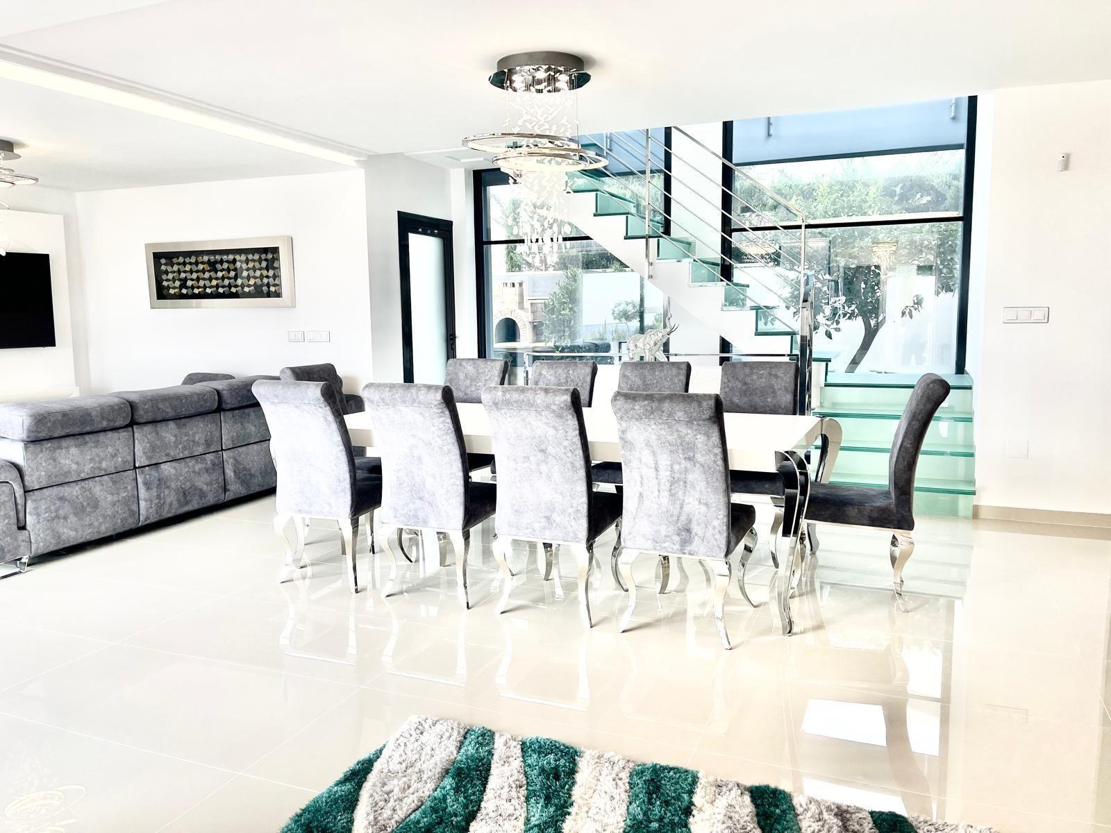 Villa for Sale in San Miguel de Salinas, Alicante
