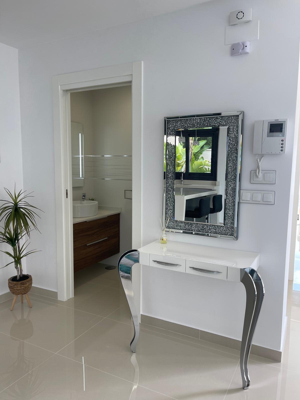 Villa for Sale in San Miguel de Salinas, Alicante