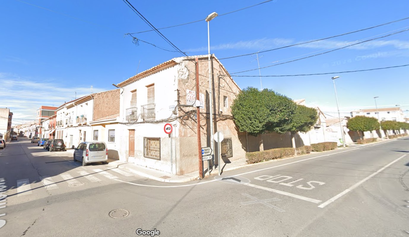 d670e227a8f651670e227a8f69a Town House for Sale in Pinoso, Alicante