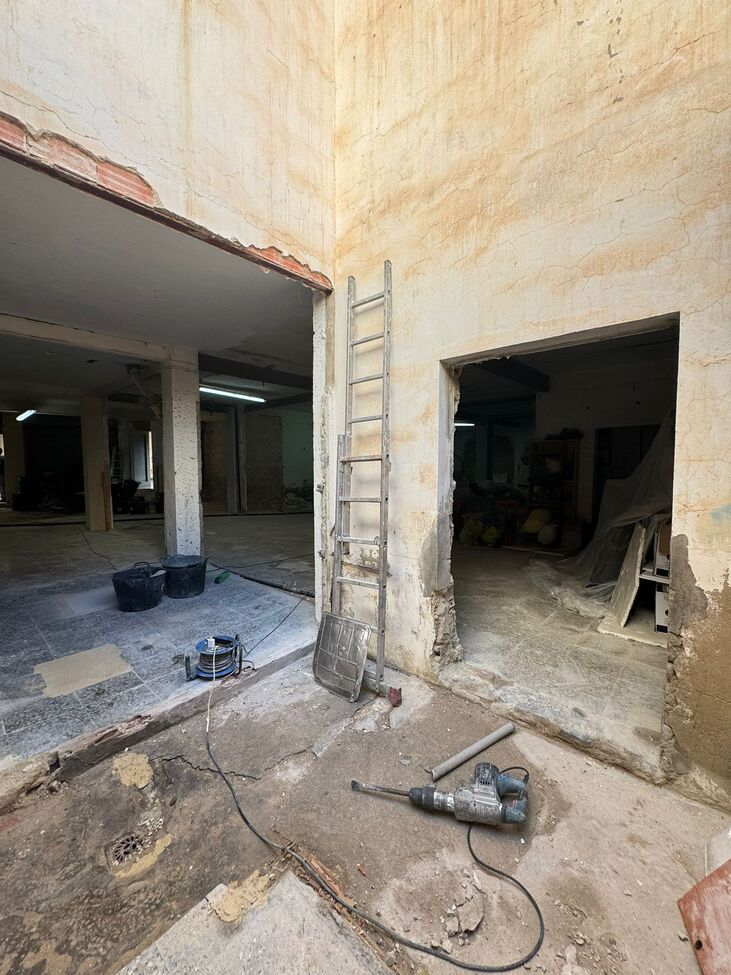 Commercial for Sale in Alicante, Alicante