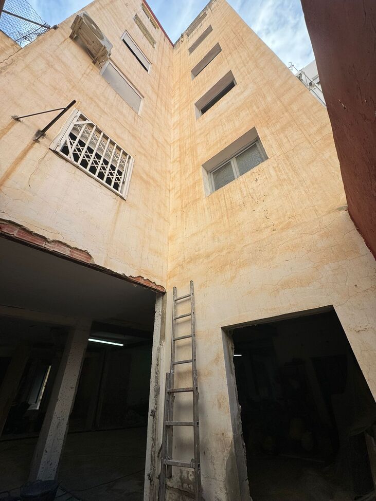 Commercial for Sale in Alicante, Alicante
