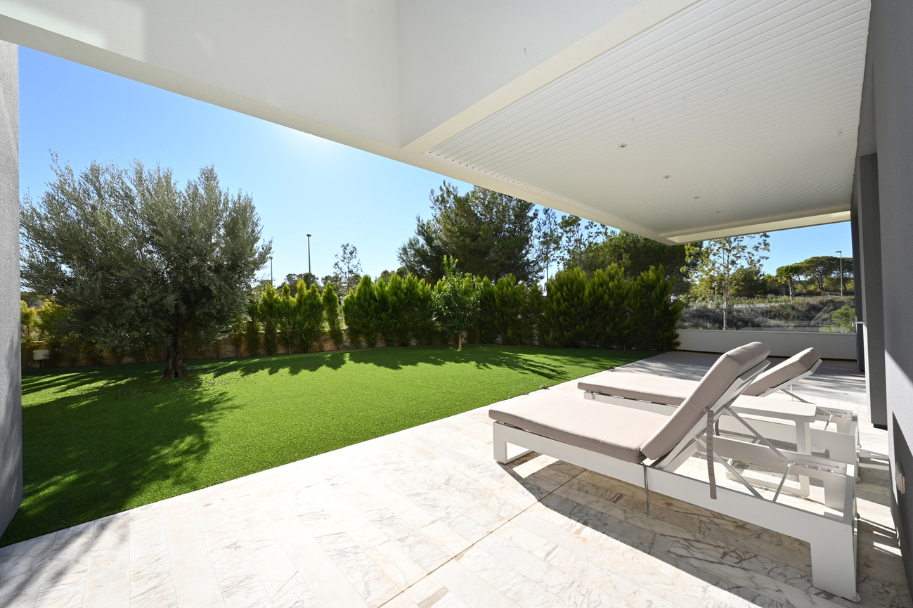 Apartment for Sale in Las Colinas Golf, Alicante