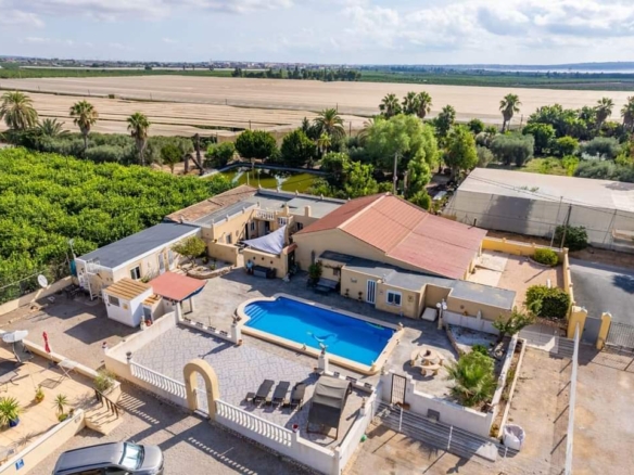 Finca for Sale in Los Montesinos, Alicante
