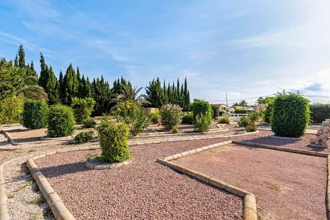 Finca for Sale in Los Montesinos, Alicante